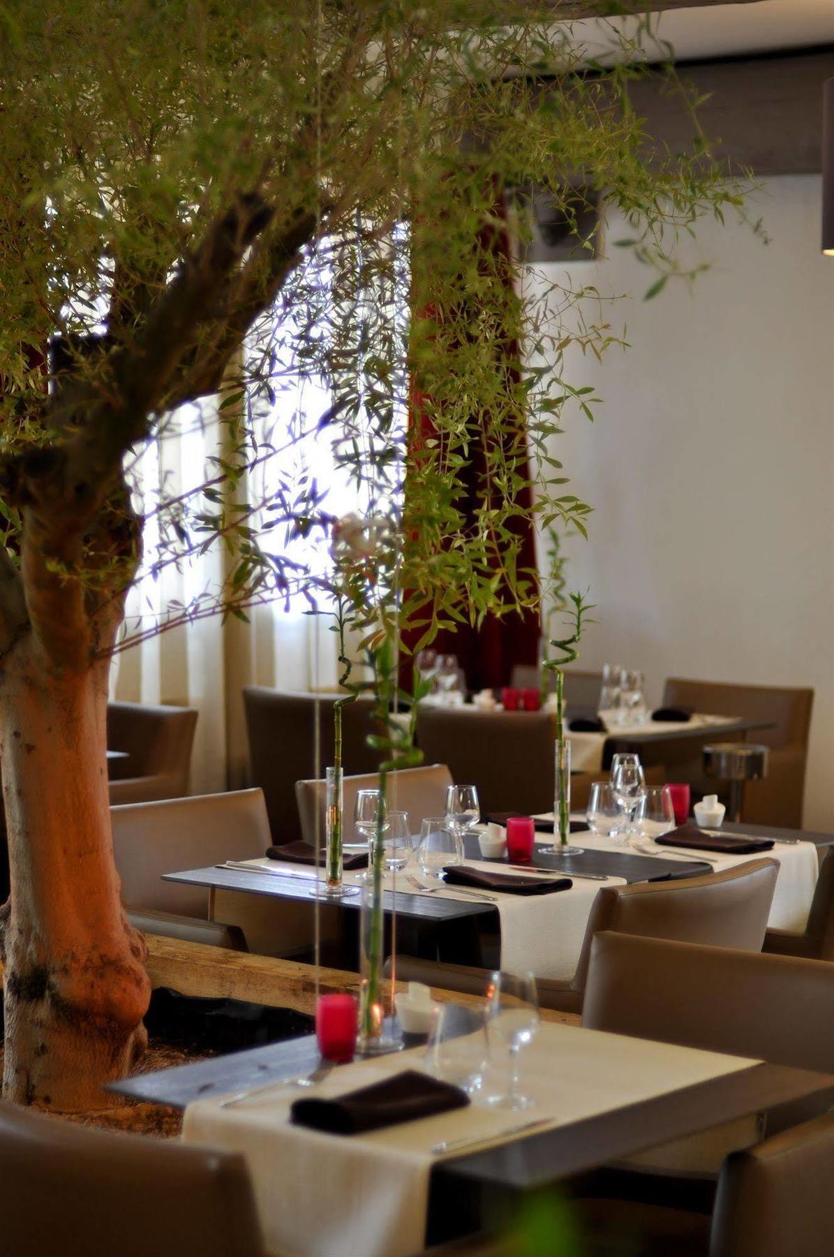 Logis Hotel & Restaurant L'Etape Bouc Bel Air - Gardanne Exterior photo