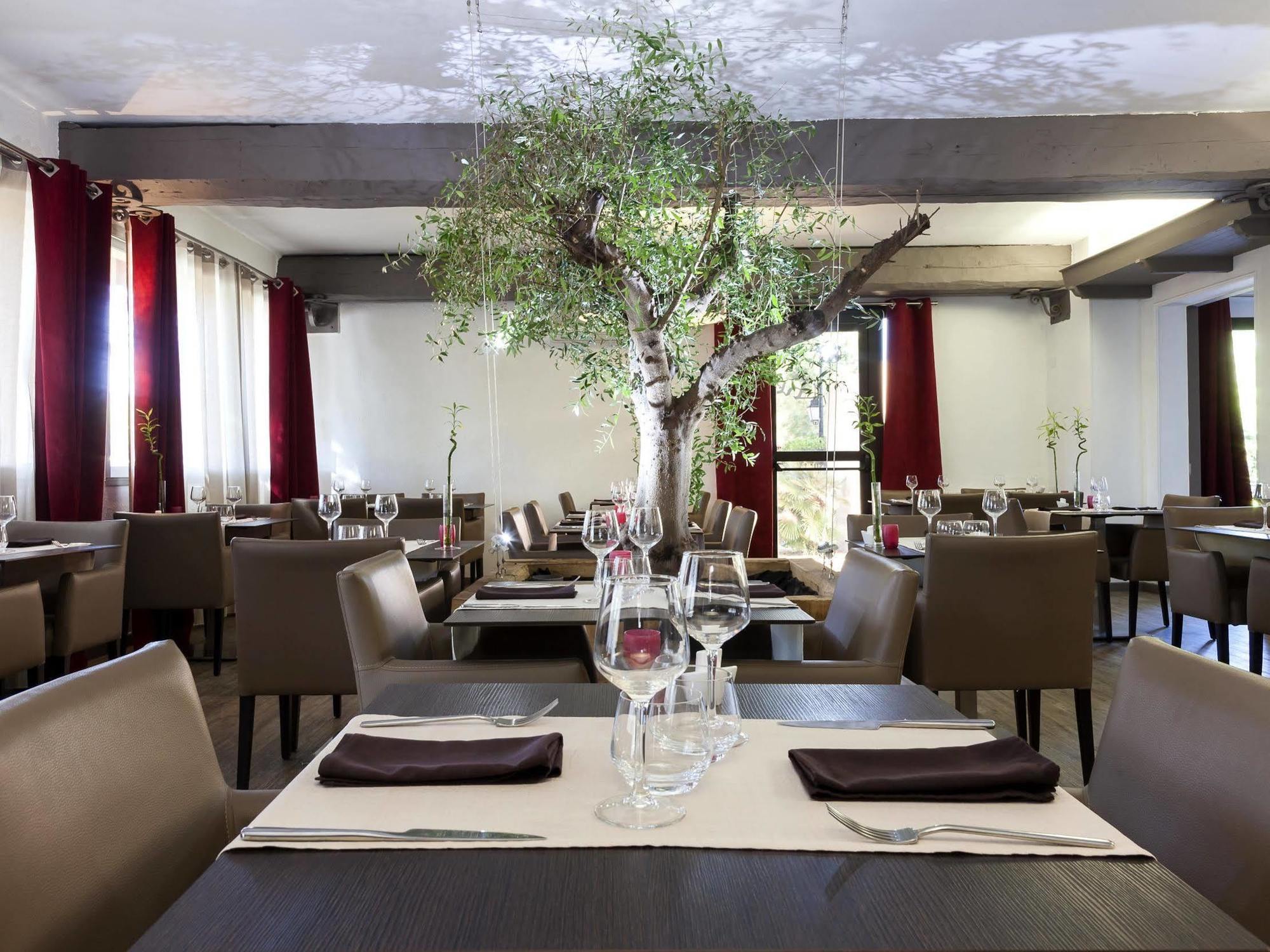 Logis Hotel & Restaurant L'Etape Bouc Bel Air - Gardanne Exterior photo