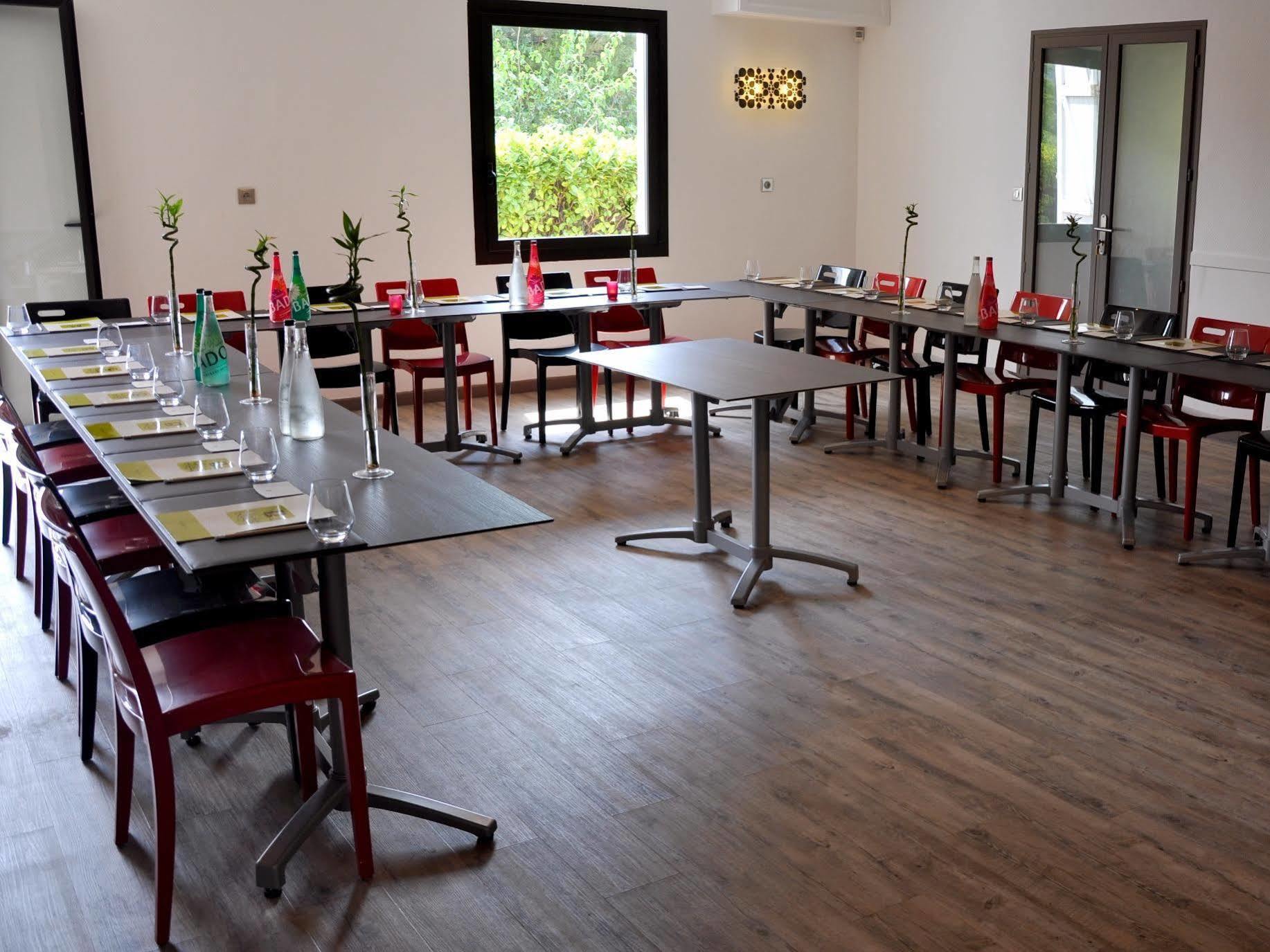 Logis Hotel & Restaurant L'Etape Bouc Bel Air - Gardanne Exterior photo